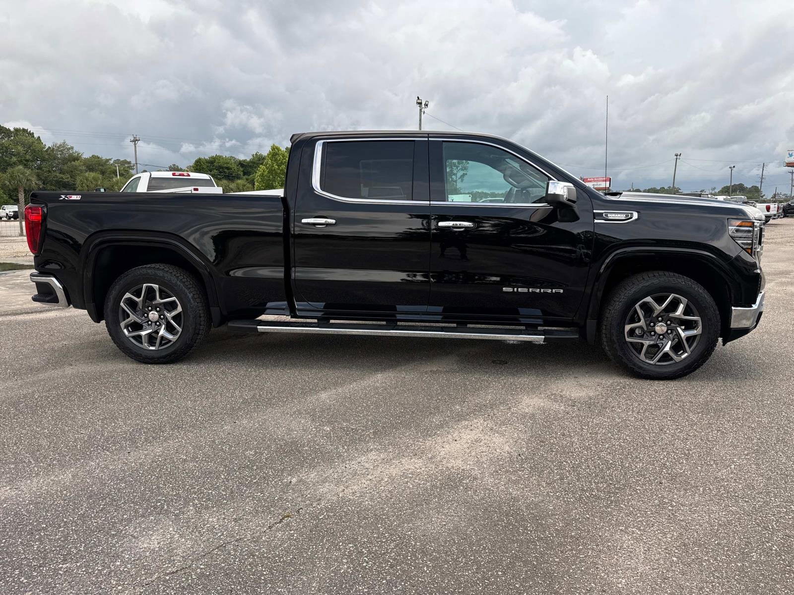 2025 Gmc Sierra 1500 SLT photo 2