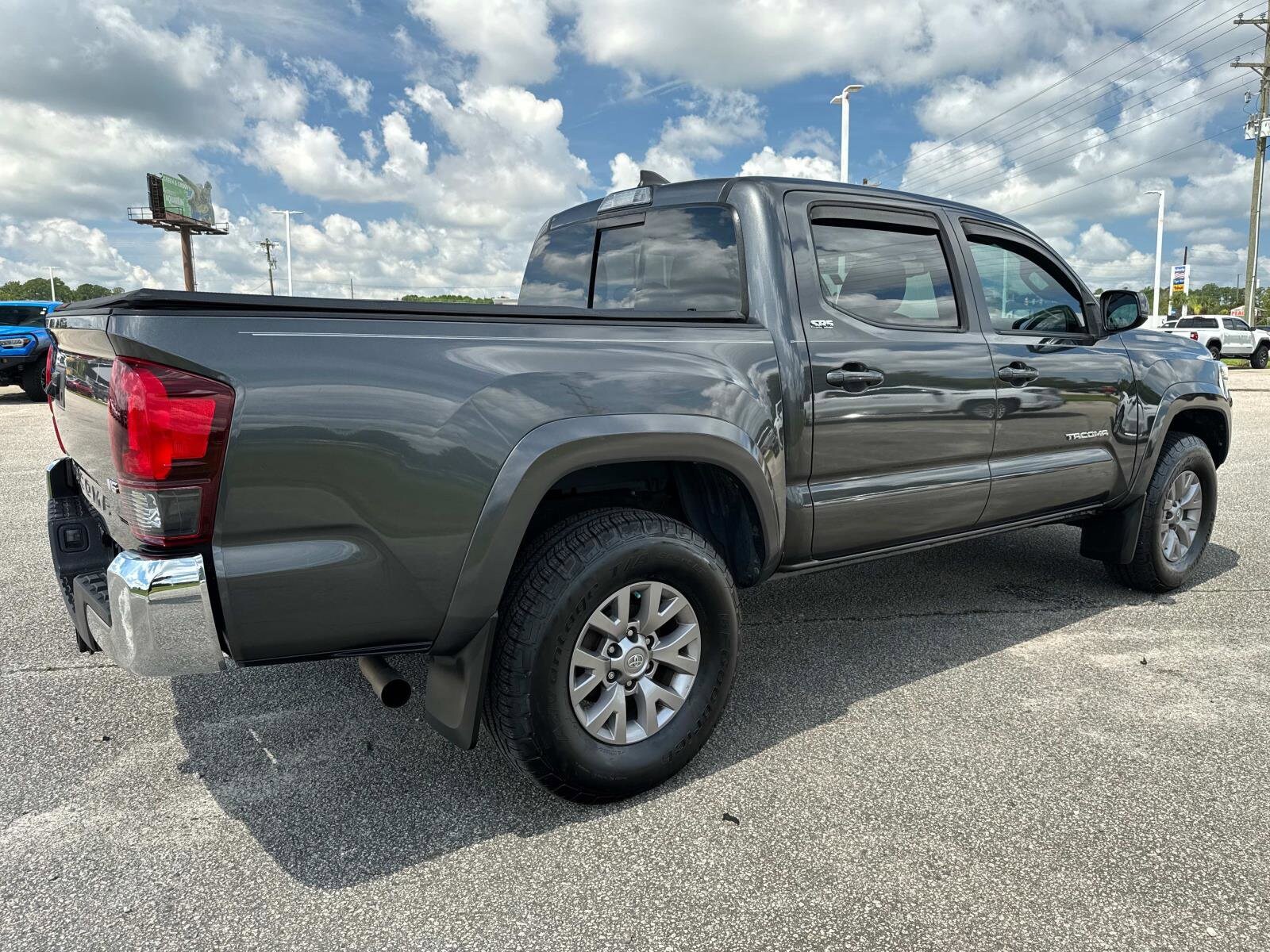 2019 Toyota Tacoma SR5 photo 3