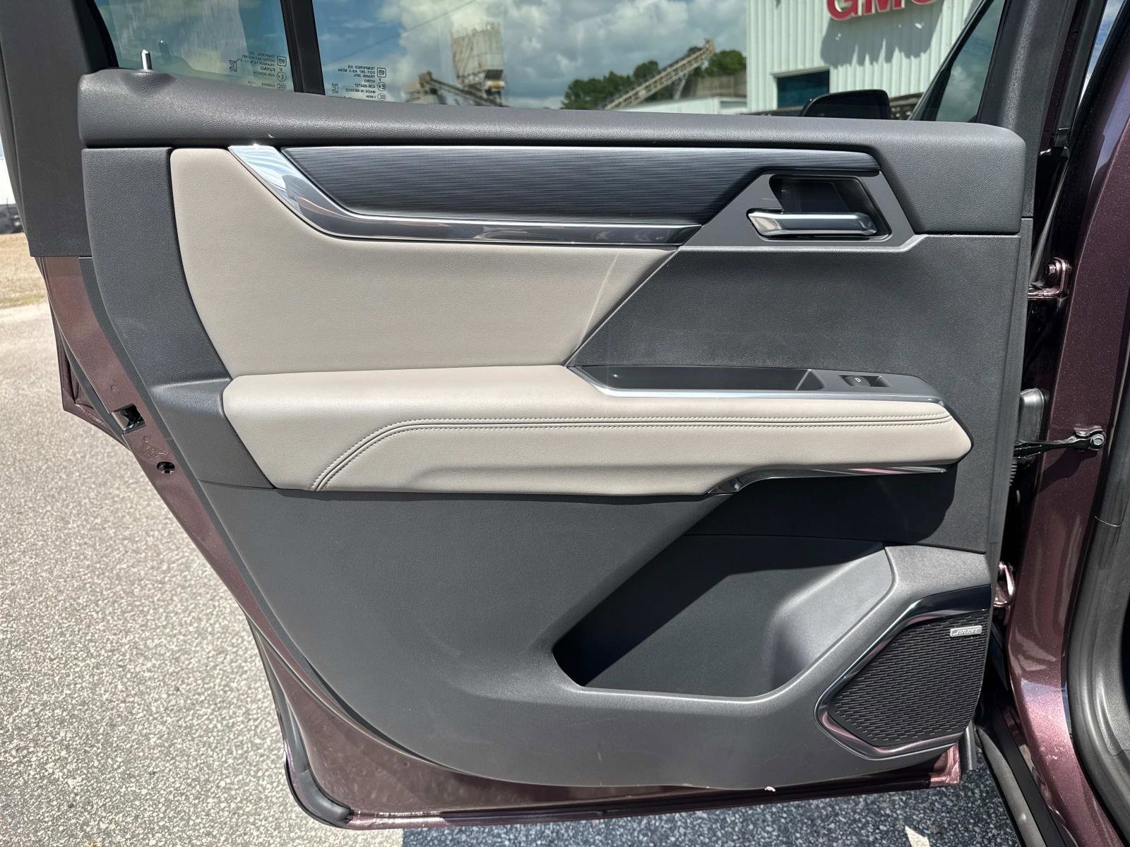 2026 GMC Acadia Elevation - Photo 12