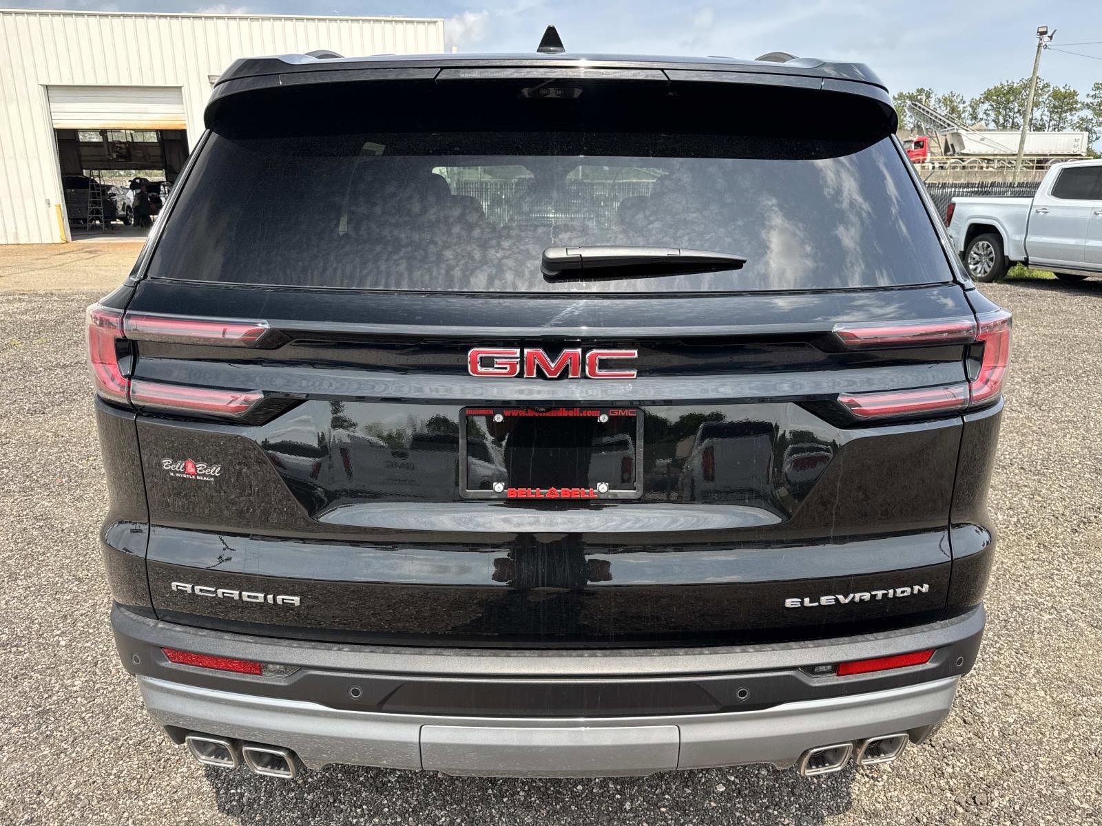 2026 GMC Acadia Elevation - Photo 4