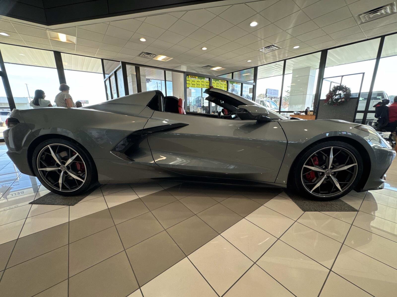 2023 Chevrolet Corvette Stingray 2LT photo 2