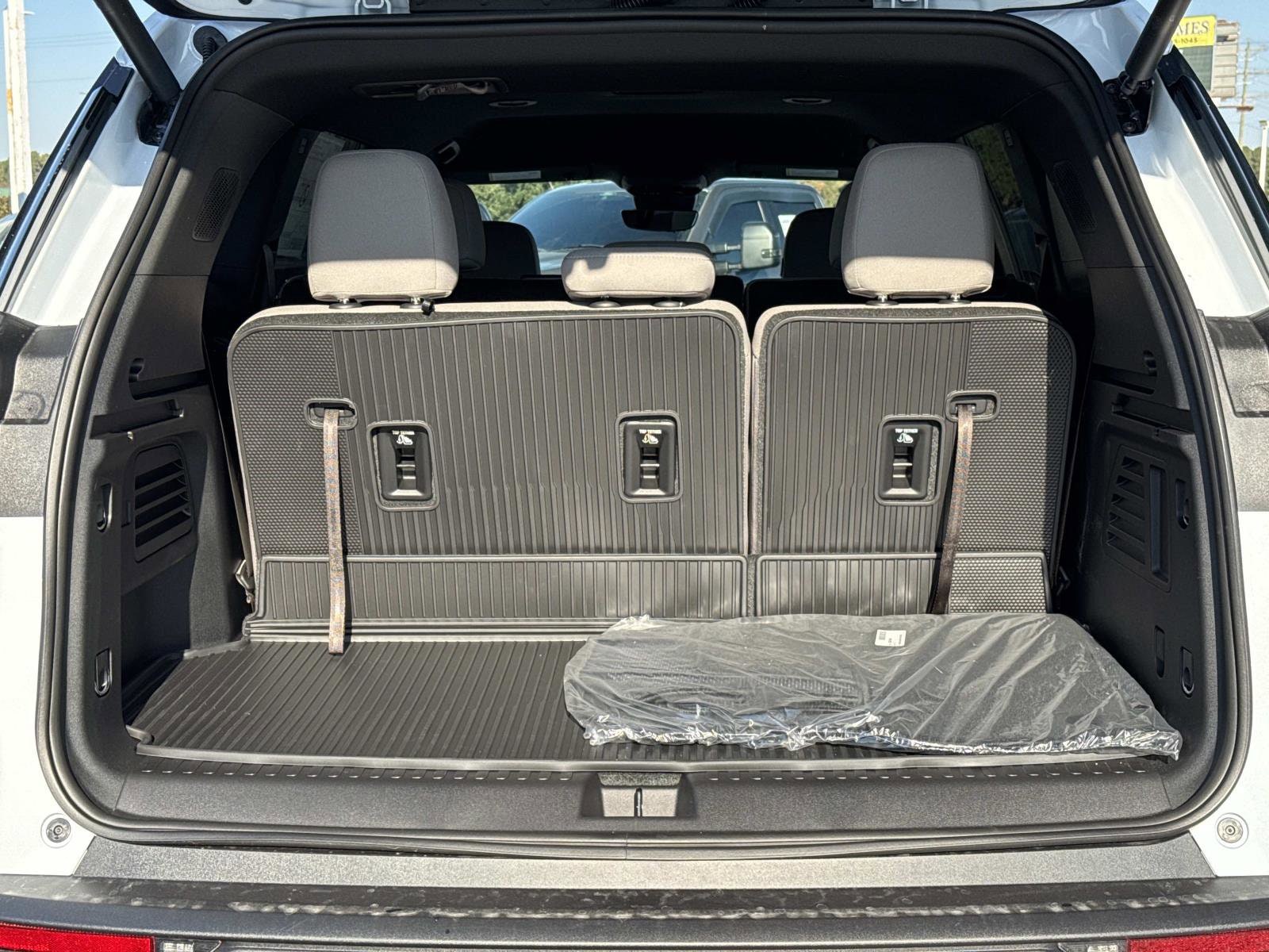 2026 GMC Acadia Elevation - Photo 11