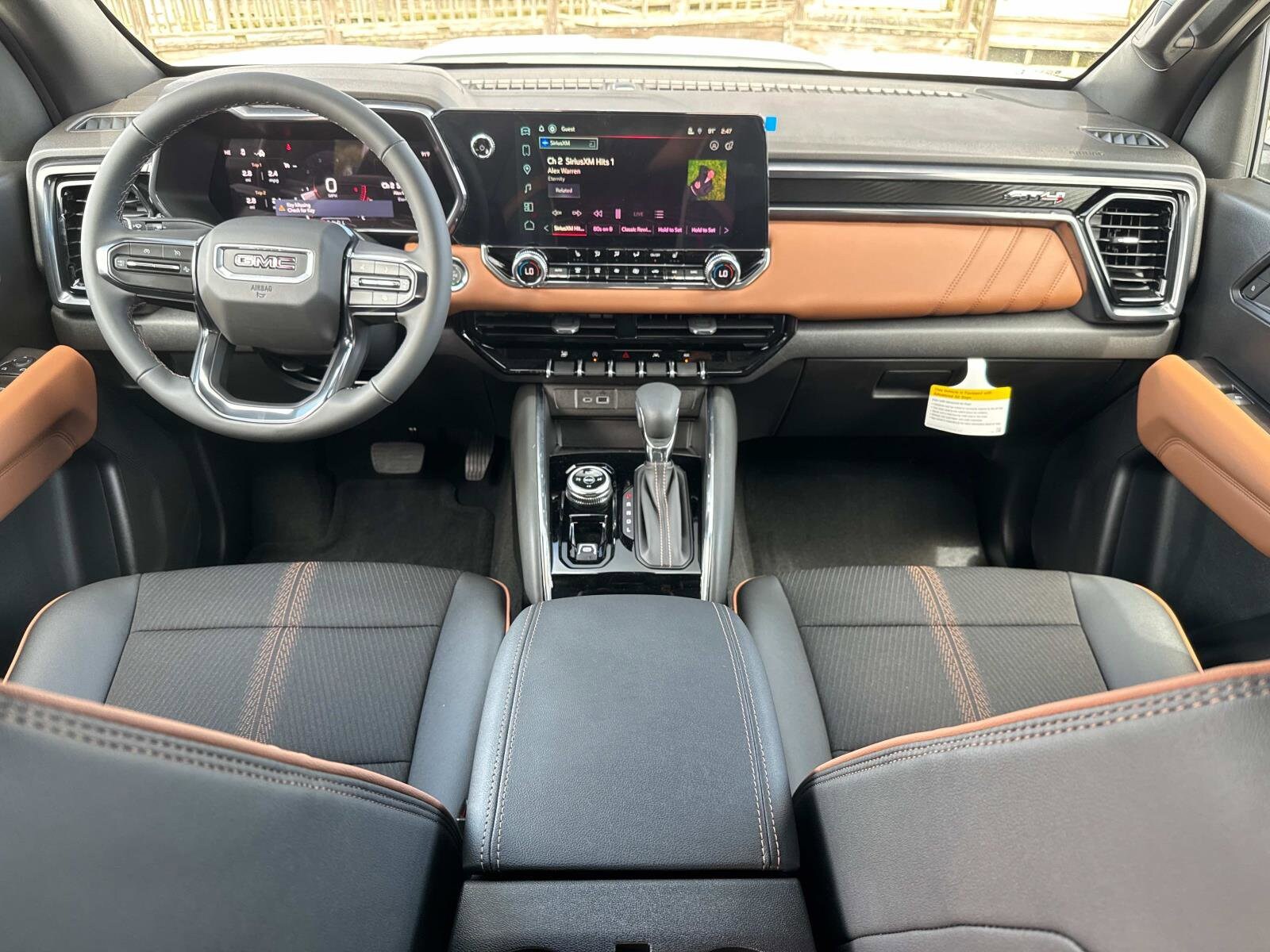 2025 GMC Canyon AT4 - Photo 19