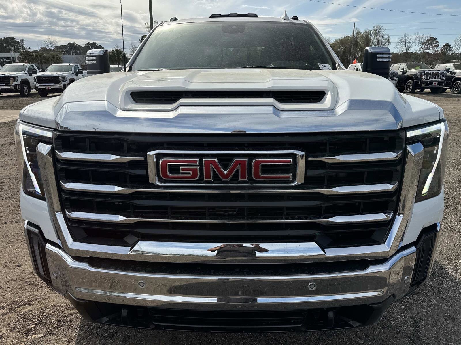 2026 GMC Sierra 2500HD SLT - Photo 8