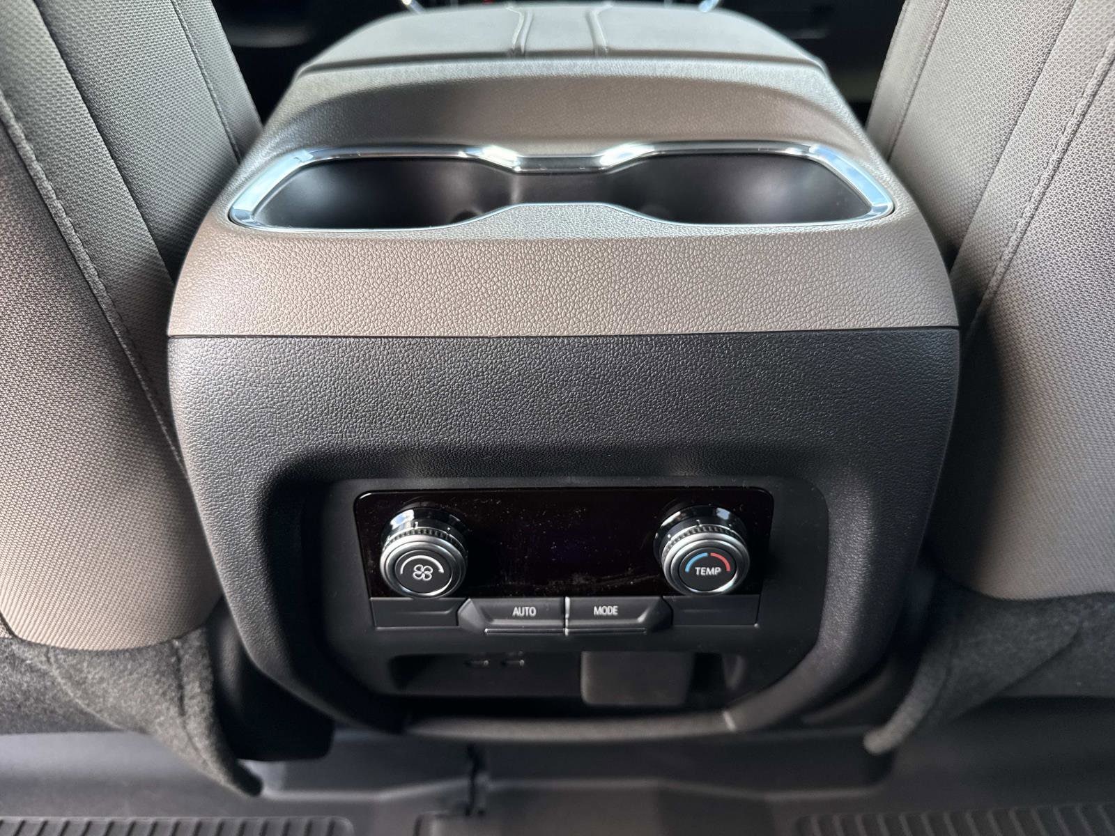2026 GMC Acadia Elevation - Photo 18