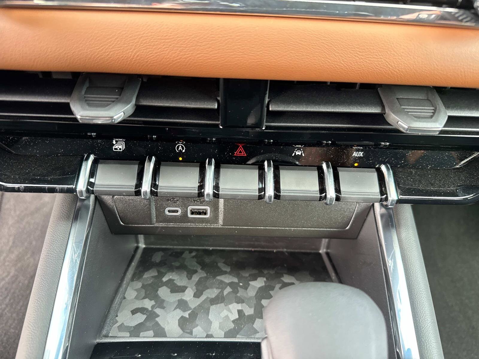 2025 GMC Canyon AT4 - Photo 30