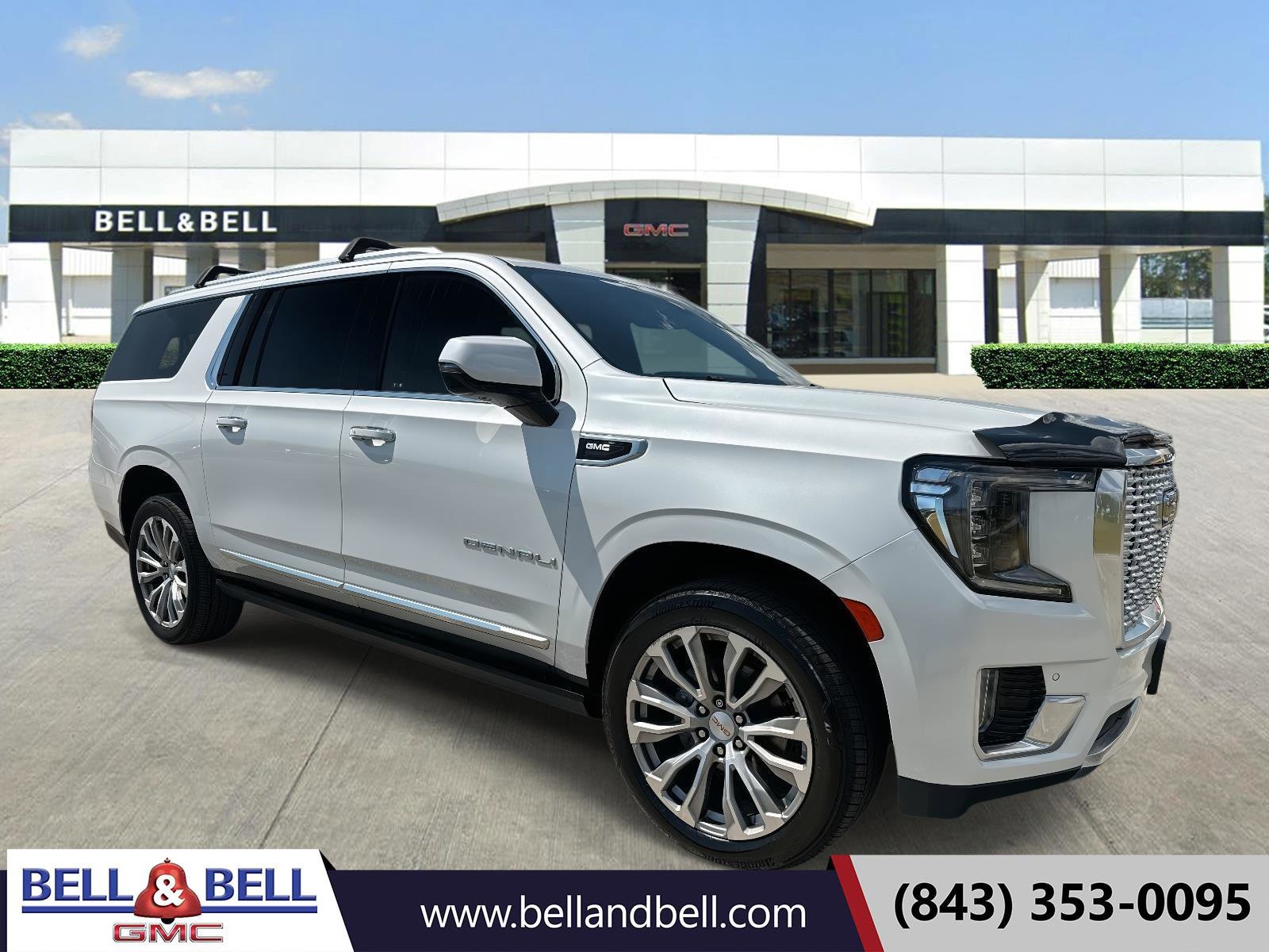 2022 GMC Yukon XL Denali's photo