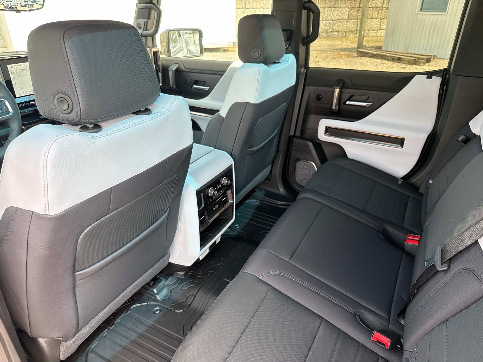 2025 GMC HUMMER EV 3X - Photo 18