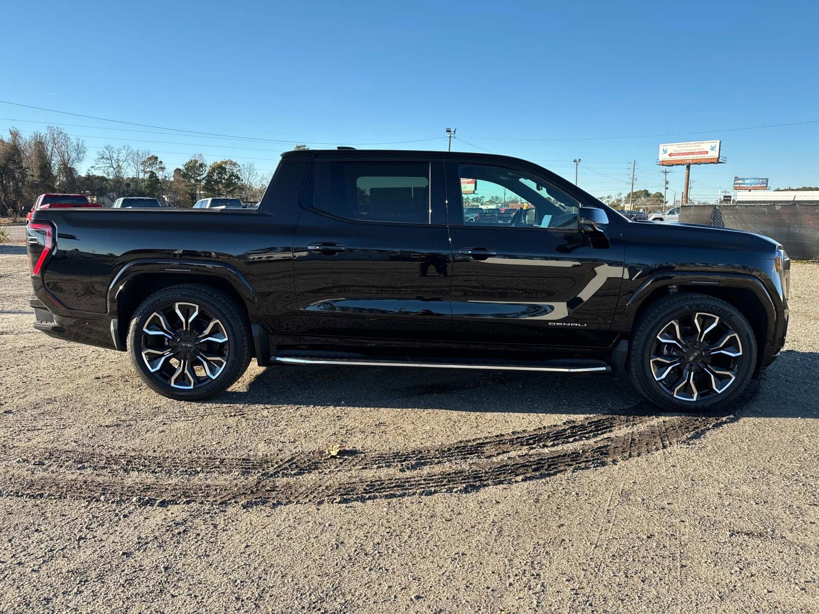 2025 Gmc Sierra EV Denali photo 2