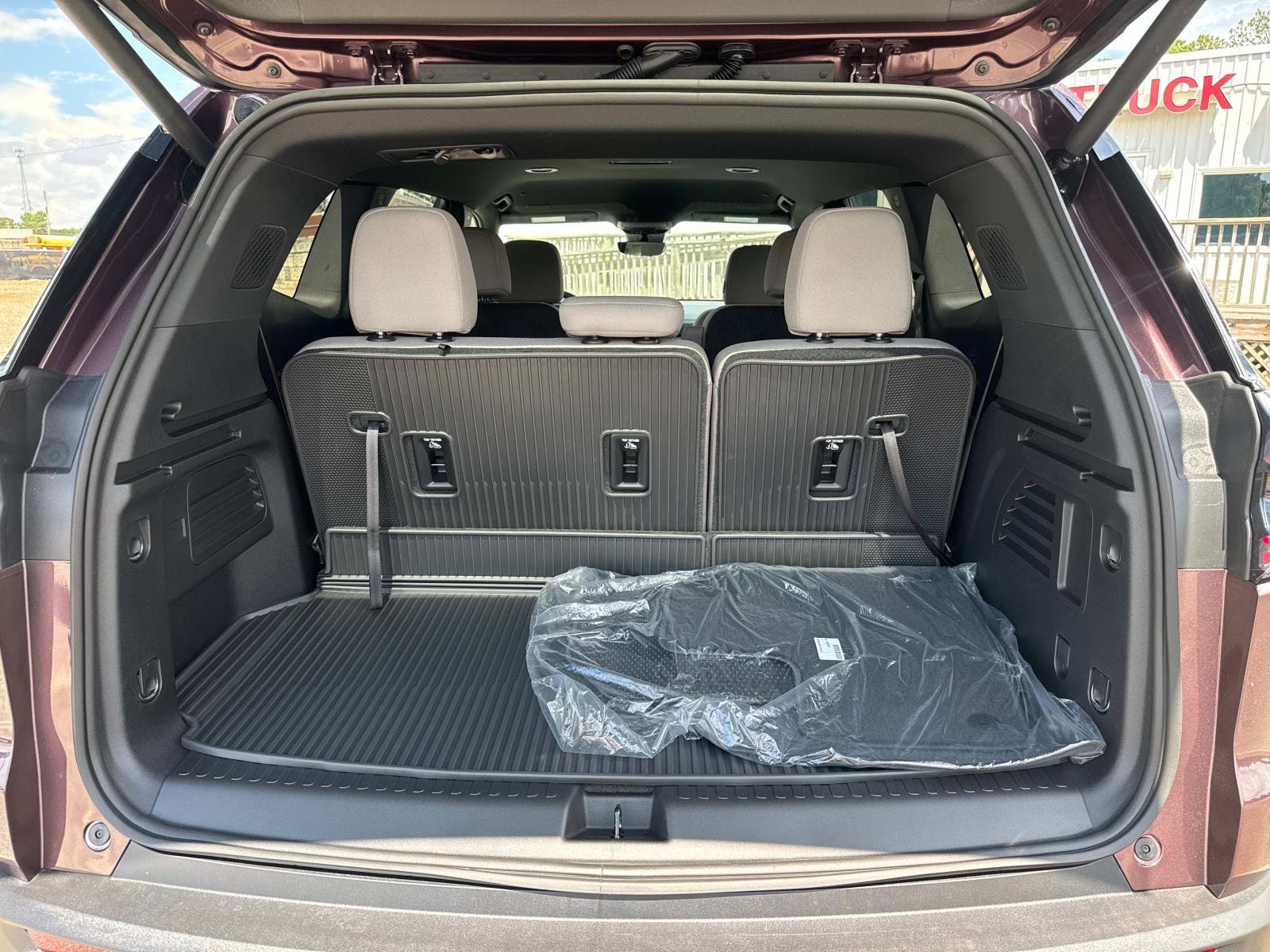 2026 GMC Acadia Elevation - Photo 11