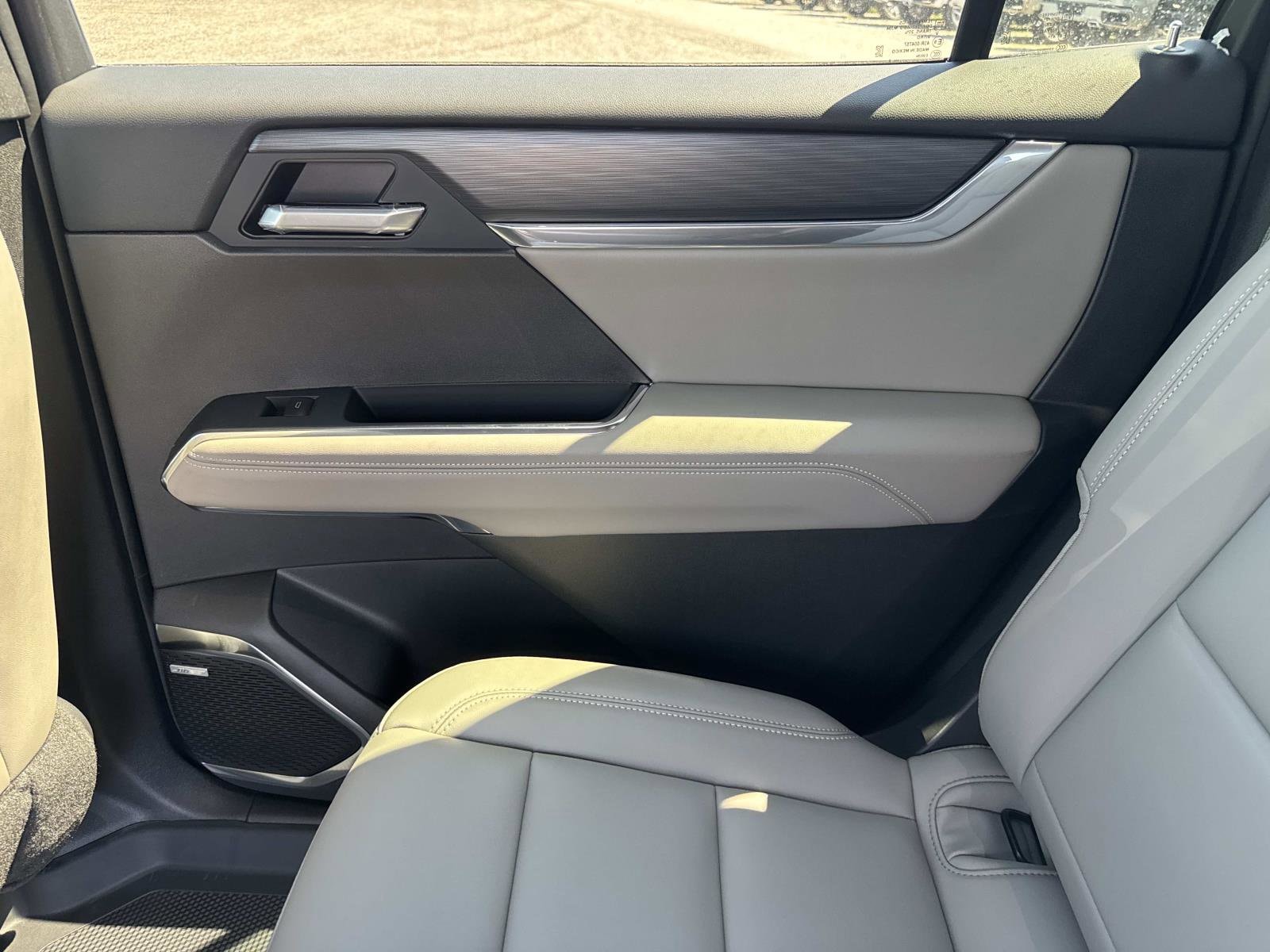 2026 GMC Acadia Elevation - Photo 16