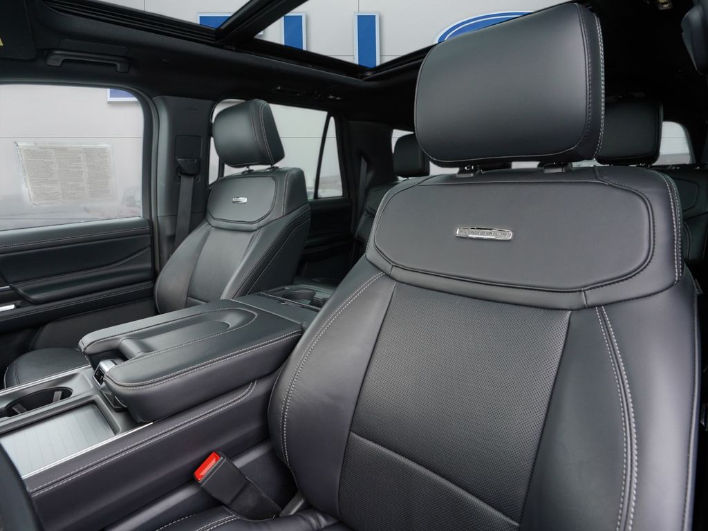 2025 Ford Expedition MAX Platinum - Photo 12