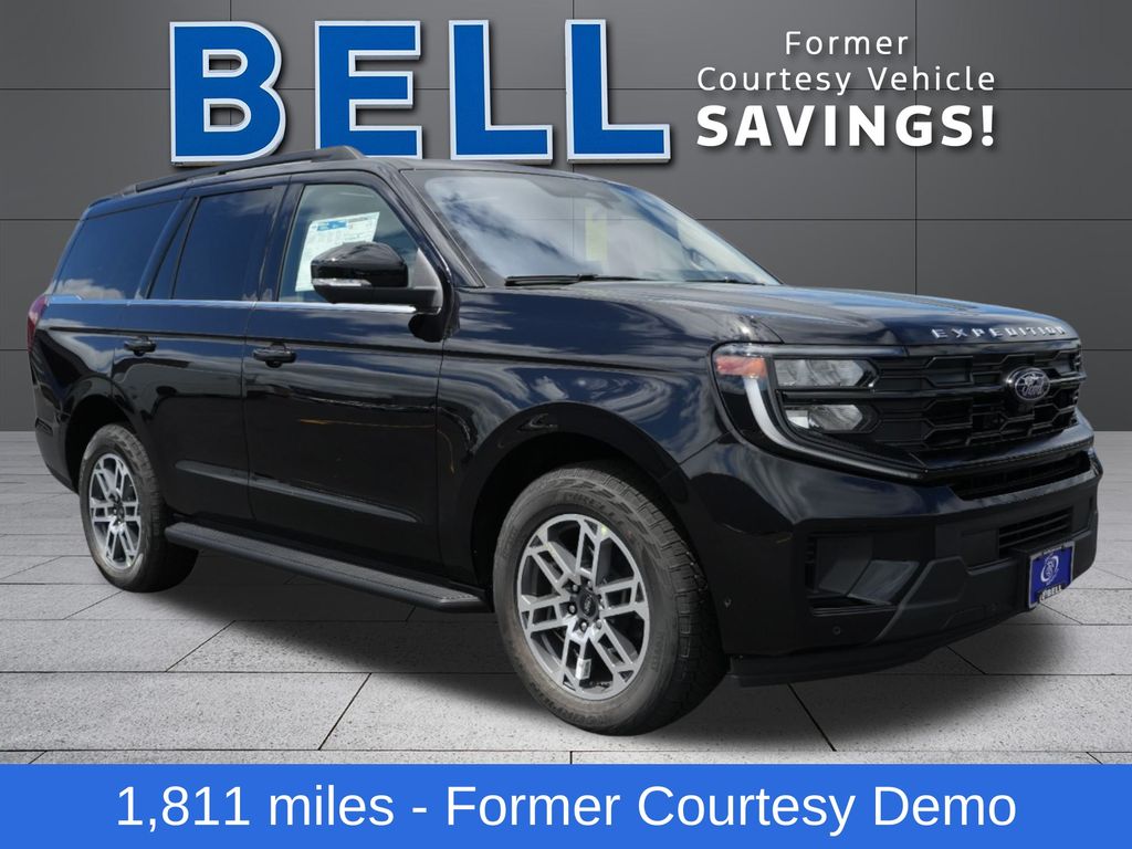 2025 Ford Expedition Active's photo