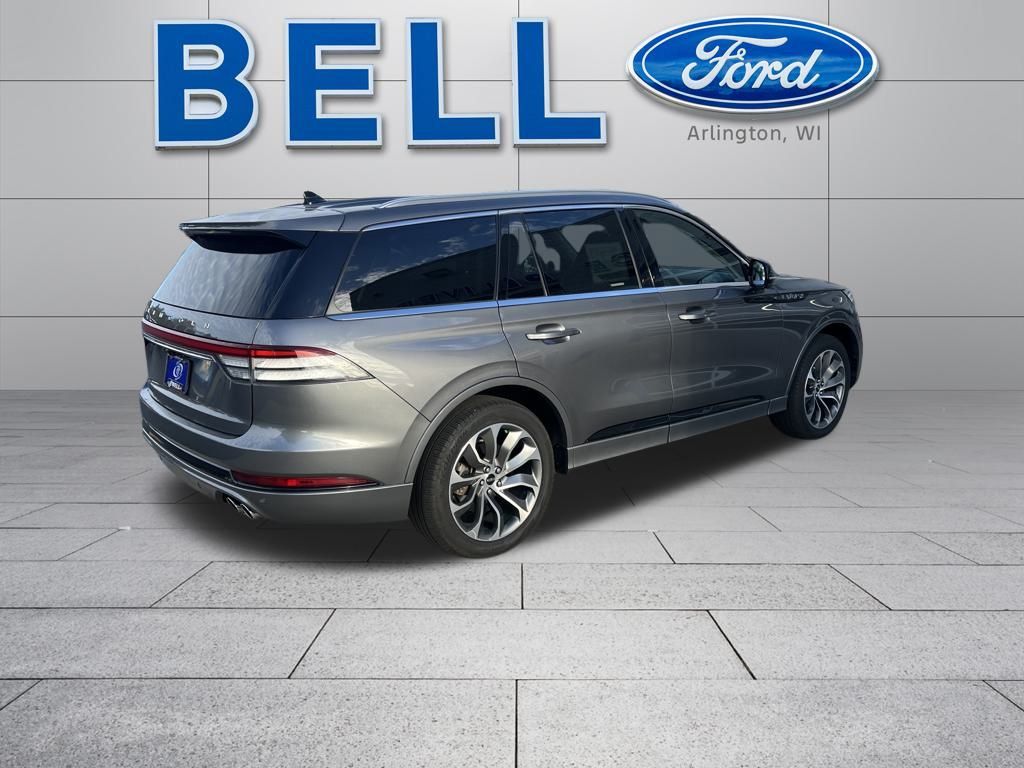 2022 Lincoln Aviator Grand Touring photo 3