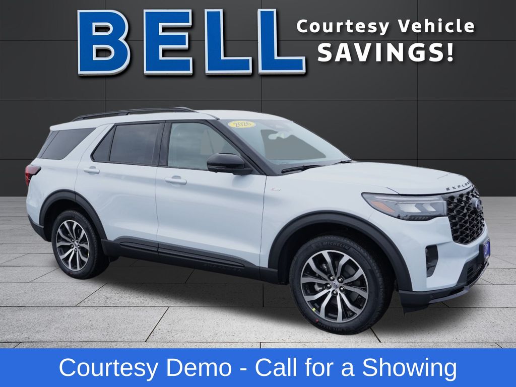 2026 Ford Explorer ST-LINE's photo