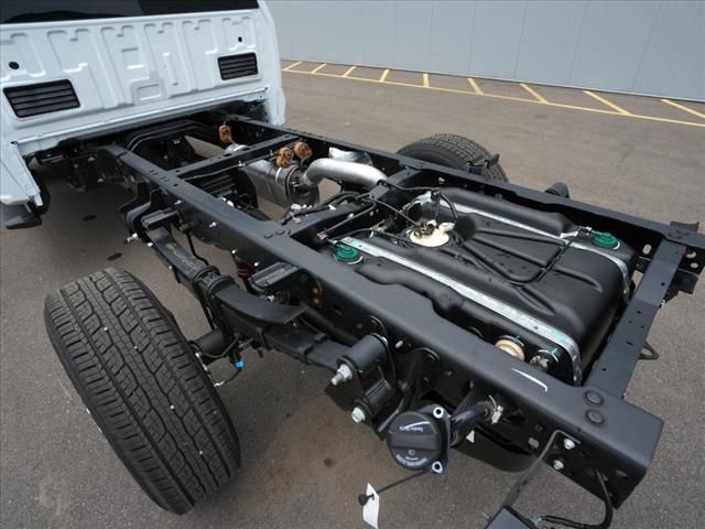 2025 Ford F-350 Super Duty Chassis Cab XL - Photo 20
