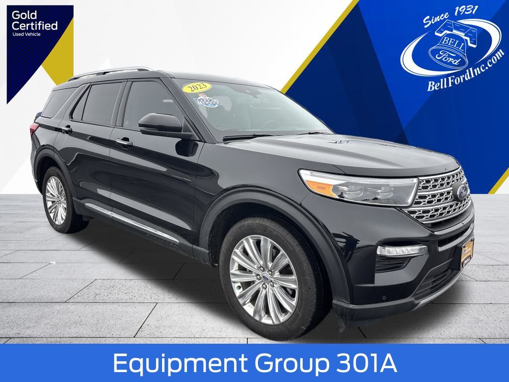 2023 Ford Explorer Limited's photo