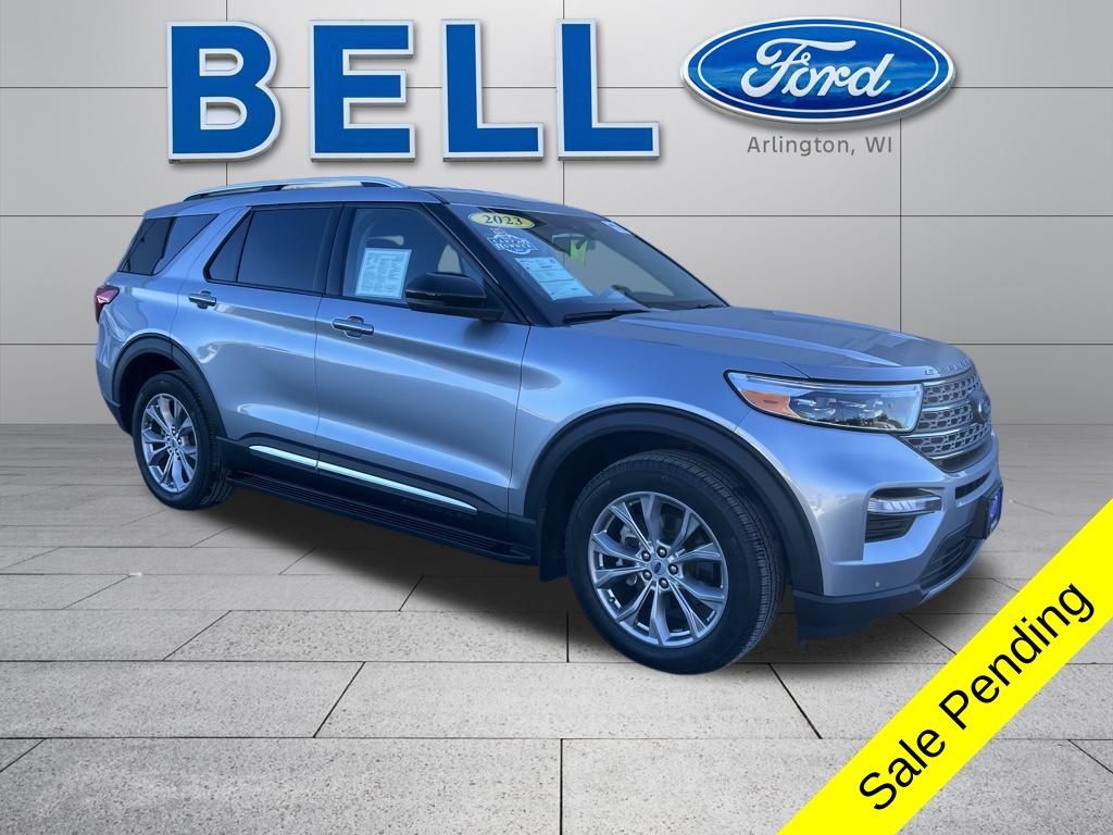 2023 Ford Explorer Limited's photo