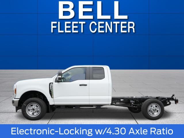 2025 Ford F-350 Super Duty Chassis Cab XL - Photo 6