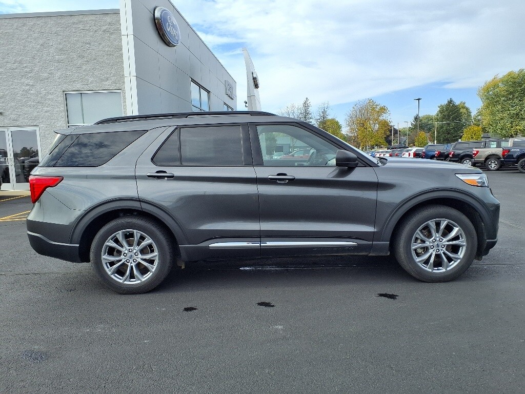 2020 Ford Explorer XLT photo 2