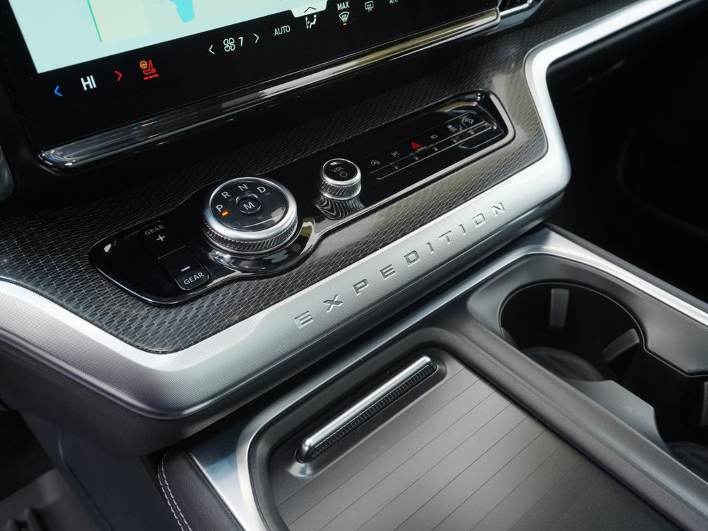 2025 Ford Expedition MAX Platinum - Photo 18