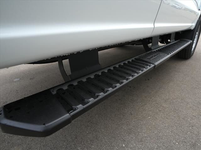 2025 Ford F-350 Super Duty Chassis Cab XL - Photo 22