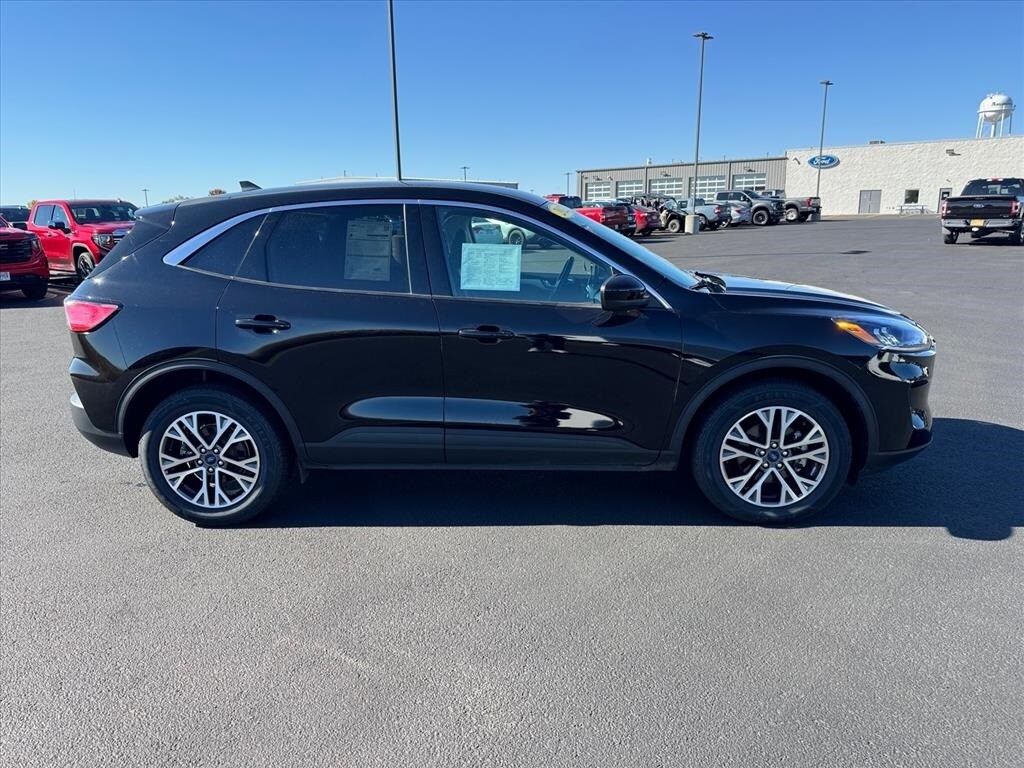 2022 Ford Escape SEL photo 2