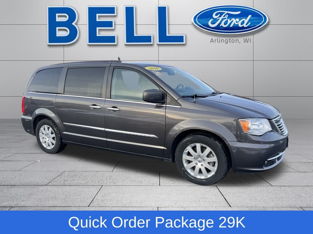 2016 Chrysler Town & Country Touring