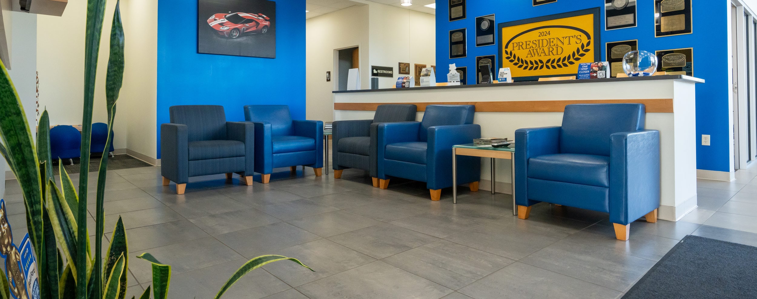 Bell Ford customer waiting room in Arlington, Wisconsin