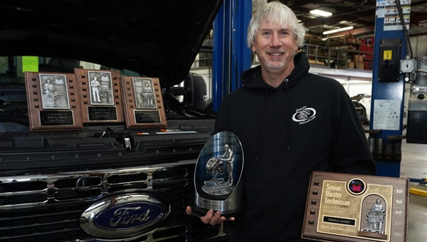 Bell Ford Service Technicians