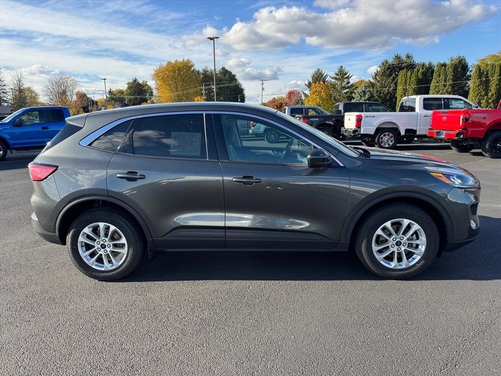 Used 2020 Ford Escape SE with VIN 1FMCU9G61LUA49152 for sale in Arlington, WI