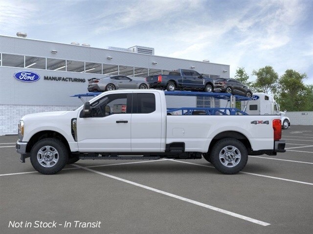 2026 Ford F-350 XLT photo 4