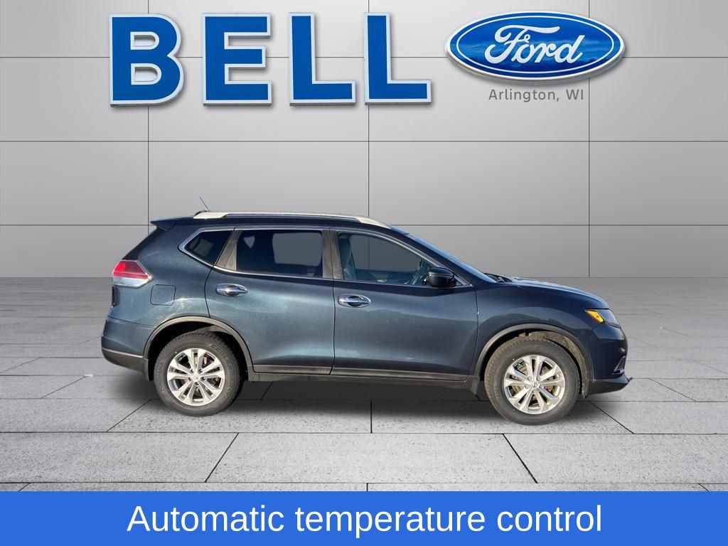 Used 2016 Nissan Rogue SV with VIN 5N1AT2MV2GC886565 for sale in Arlington, WI