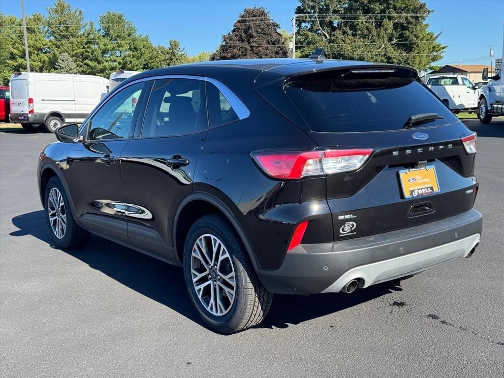 2022 Ford Escape SEL photo 4