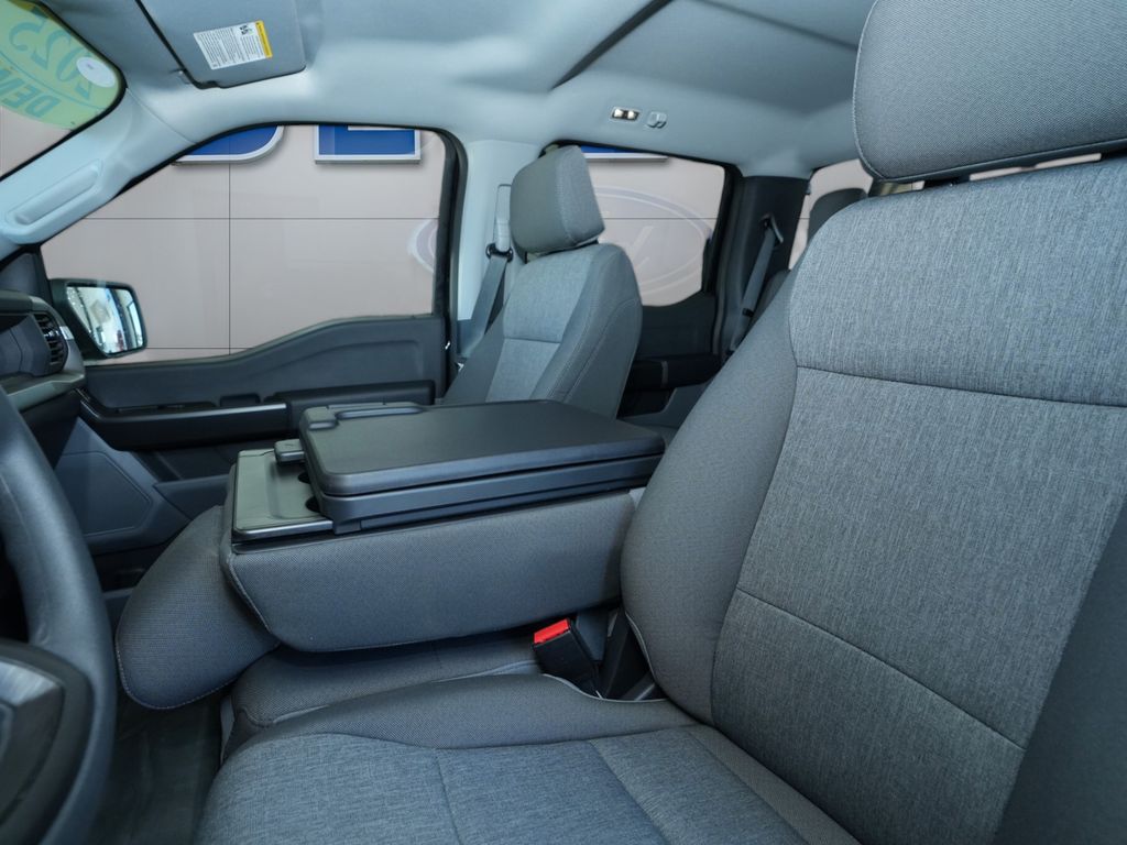 2025 Ford F-150 XL - Photo 12
