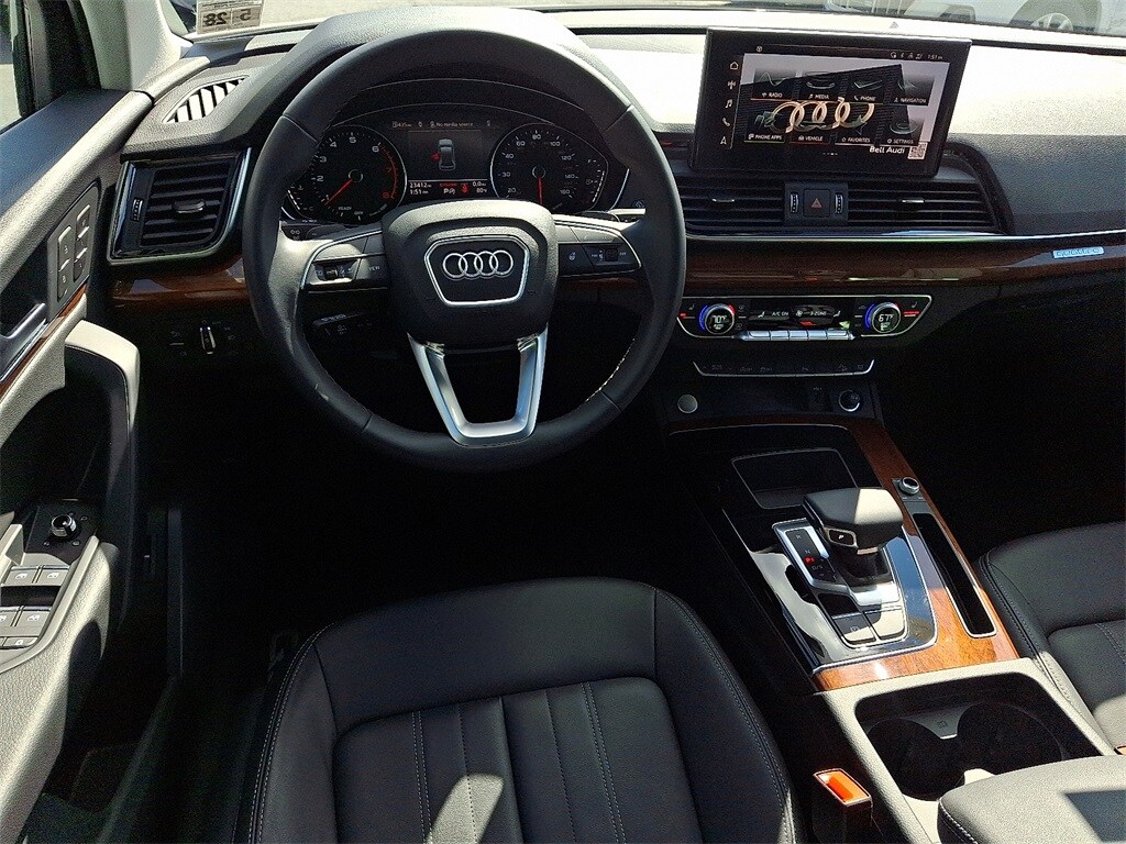 2023 Audi Q5 40 Premium photo 3