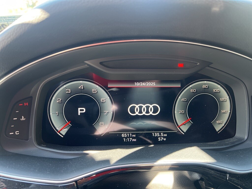 2025 Audi Q7 55 Premium Plus photo 2