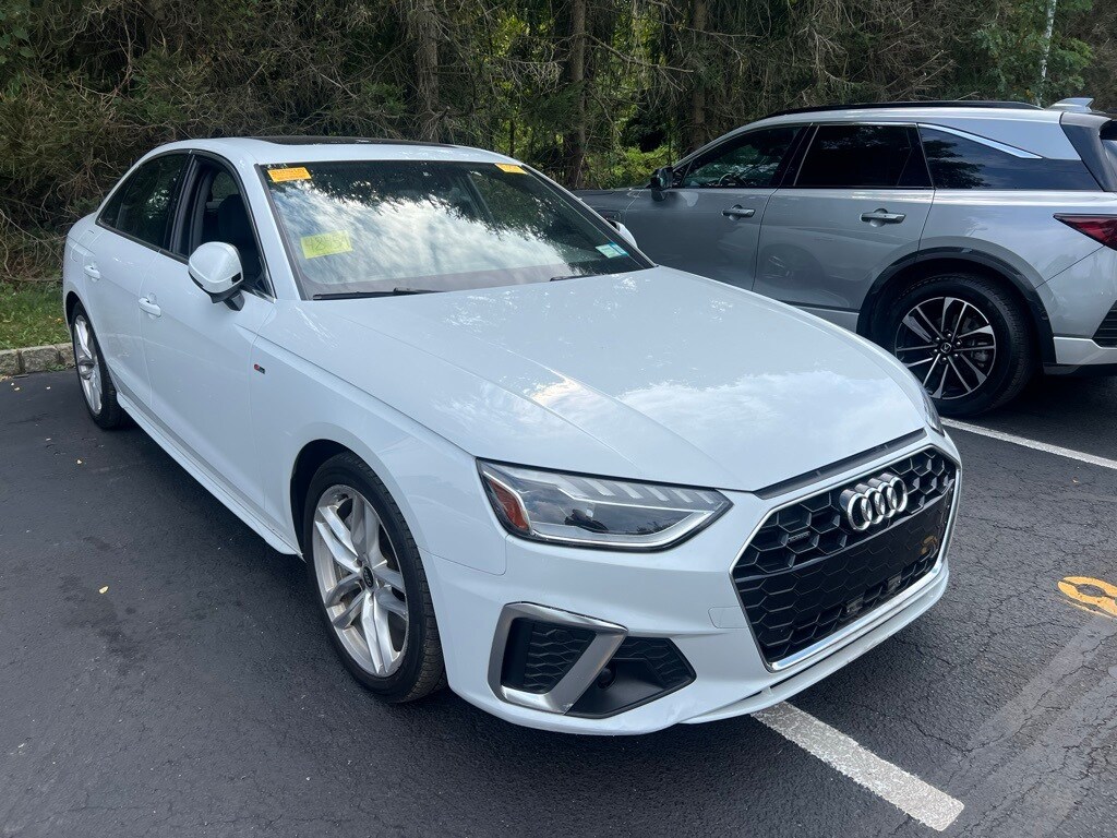 2023 Audi A4 45 S line Premium Plus photo 3