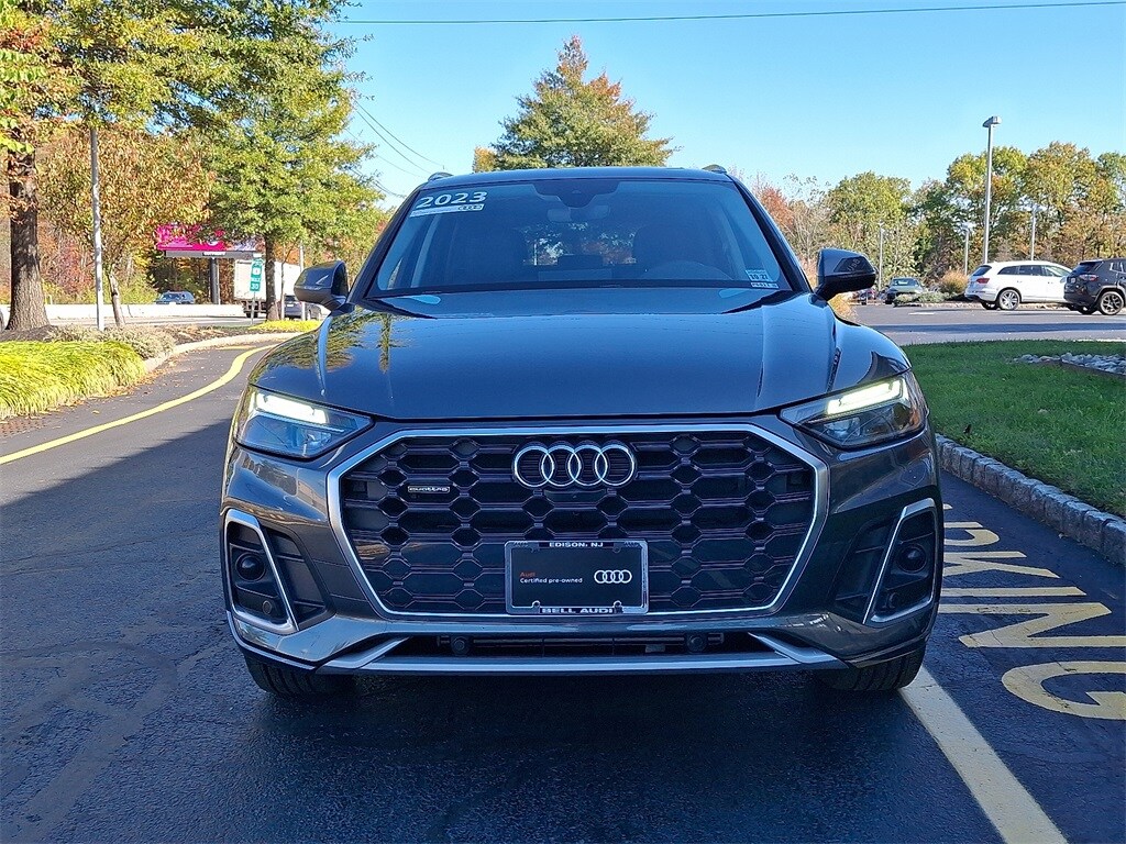 2023 Audi Q5 45 S line Premium Plus photo 2