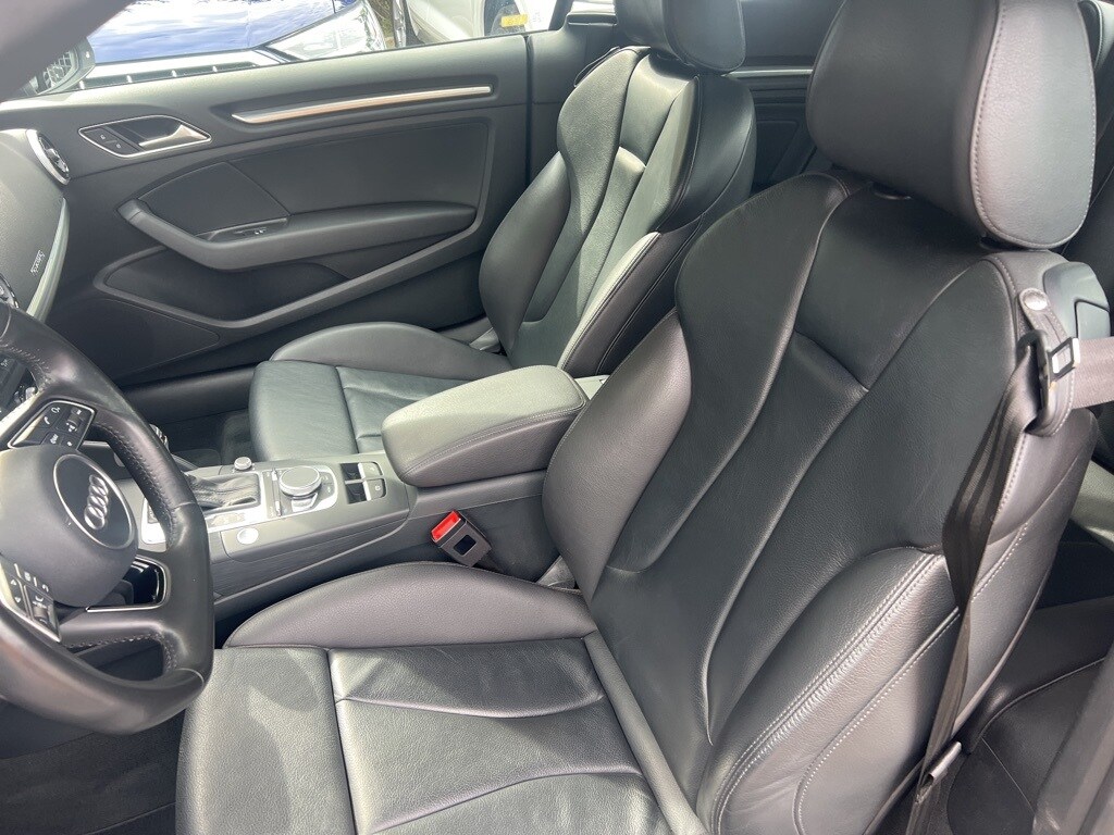2017 Audi A3 2.0T Premium Plus photo 3