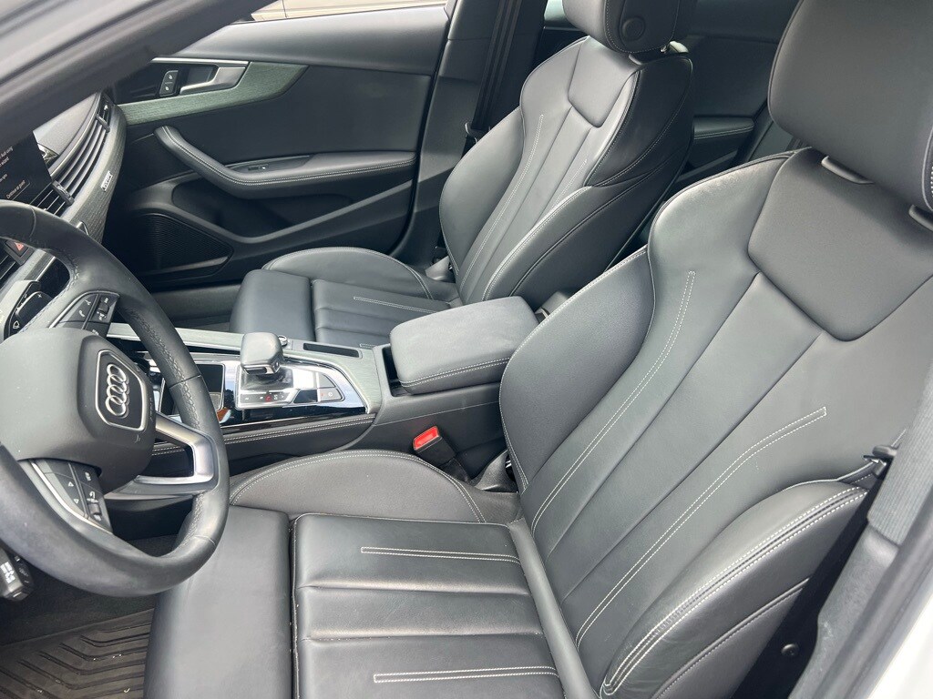 2023 Audi A4 45 S line Premium Plus photo 4