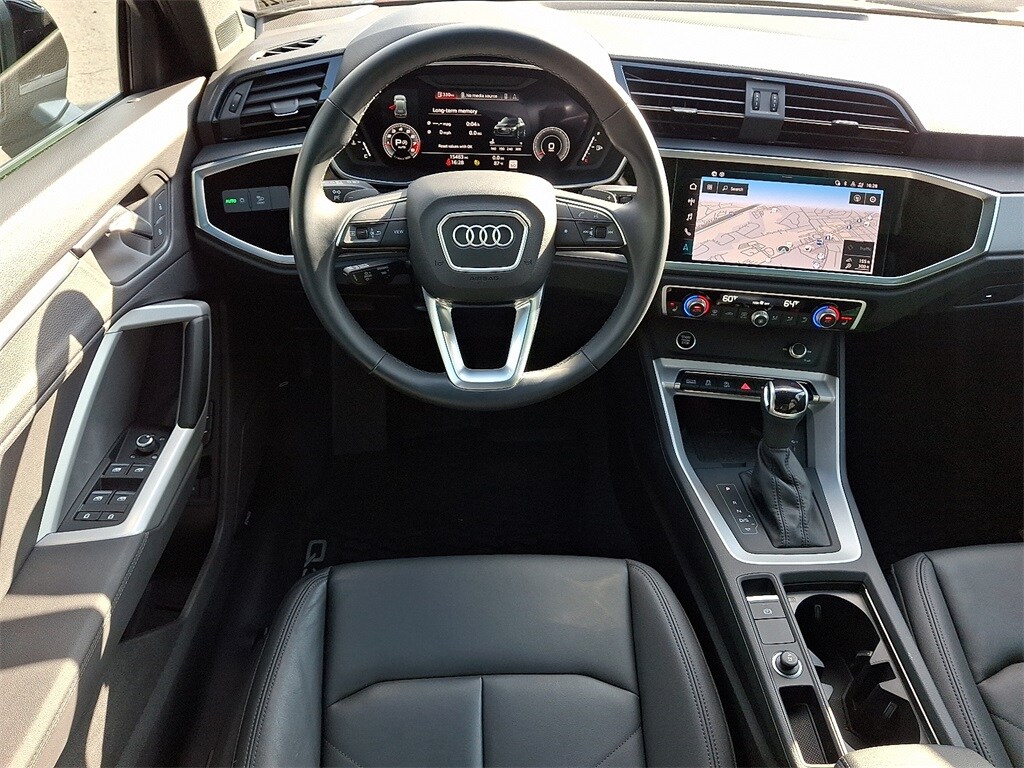 2023 Audi Q3 S line Premium Plus photo 3