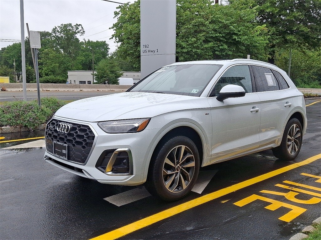 2025 Audi Q5 45 S line Premium Plus photo 3
