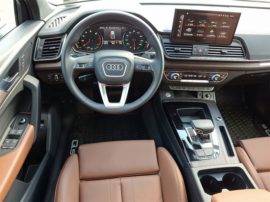 2025 Audi Q5 Sportback 45 S line Premium photo 3
