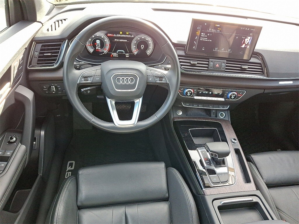 2022 Audi Q5 45 S line Premium photo 3