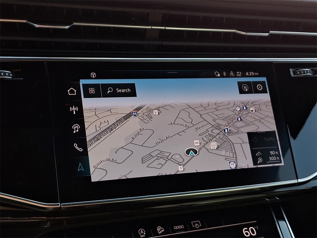2025 Audi Q7 55 Premium Plus photo 2