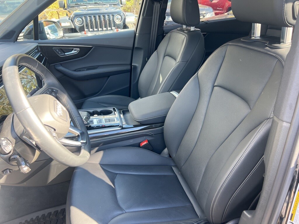 2025 Audi Q7 55 Premium Plus photo 4