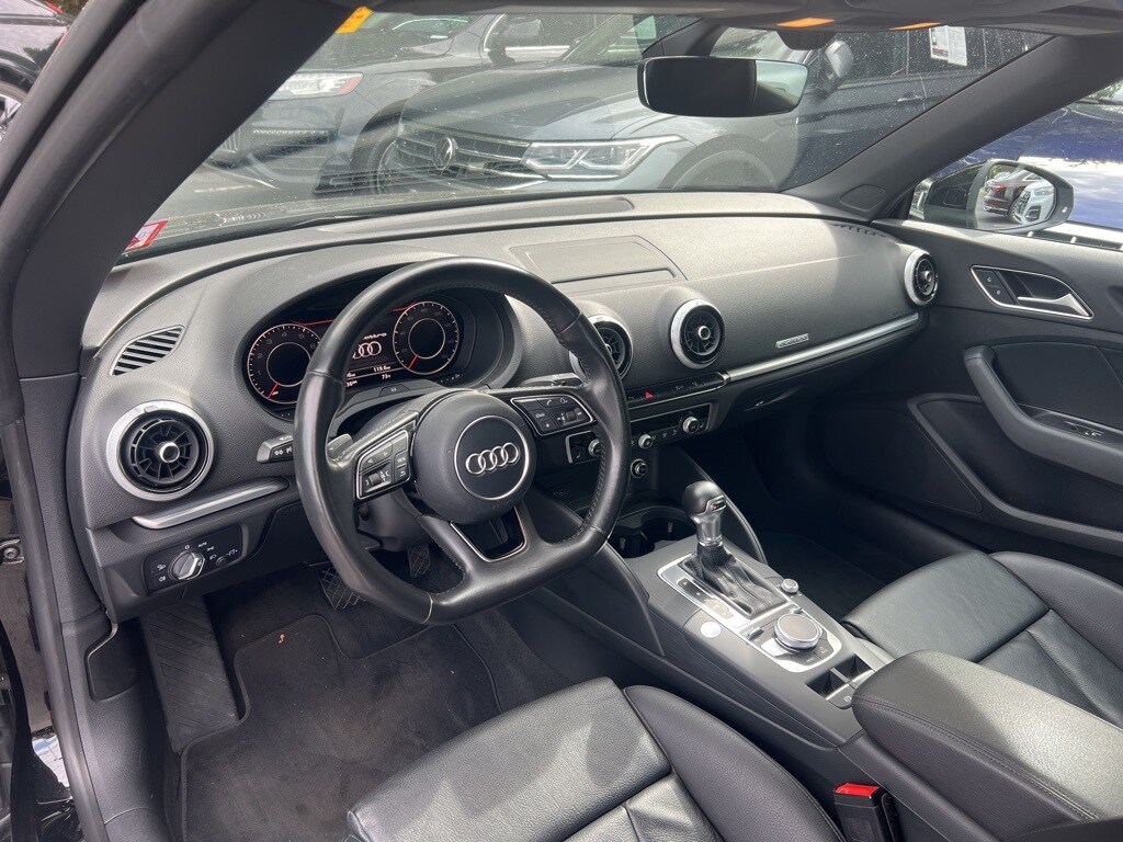 2017 Audi A3 2.0T Premium Plus photo 4