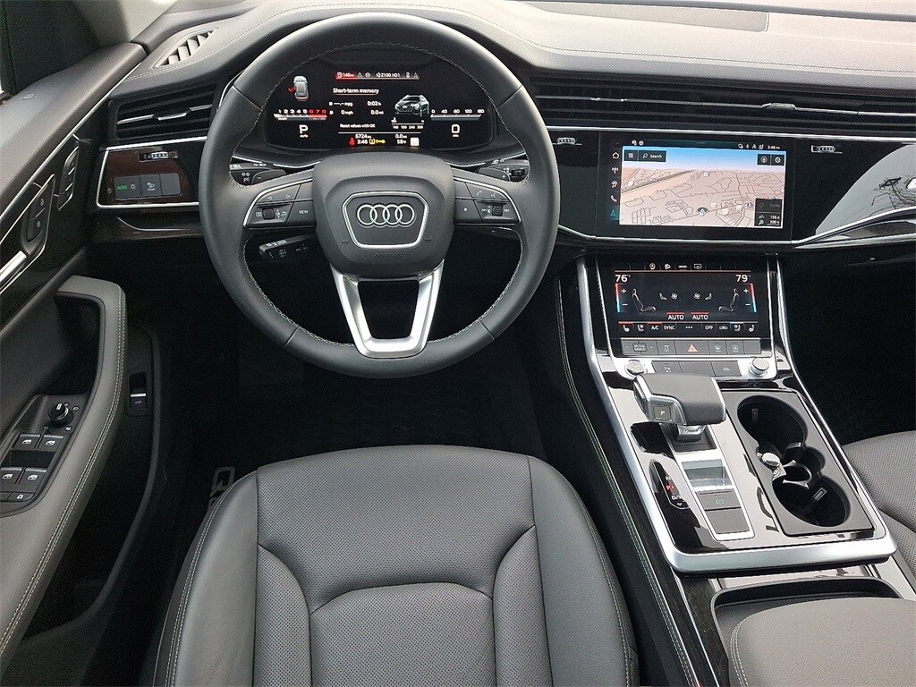 2025 Audi Q8 55 Premium Plus photo 3