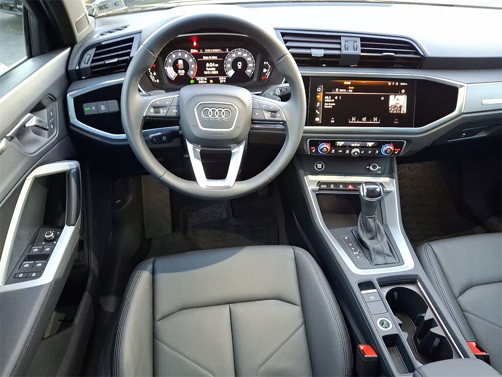 2023 Audi Q3 S line Premium photo 3